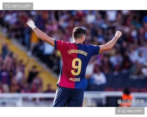 莱万多夫斯基荣膺西甲赛季最佳球员，锋线统治力获官方认可