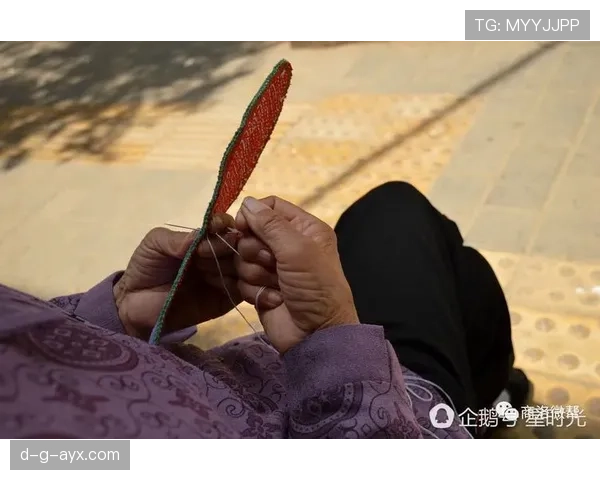 辛德胡打完比赛直接叠鞋垫都不带走，真的有人会这样吗？